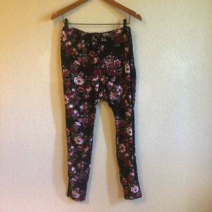 Plus Size Rose Leggings